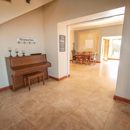 Views For Africa Villa Johannesburg Buitenkant foto