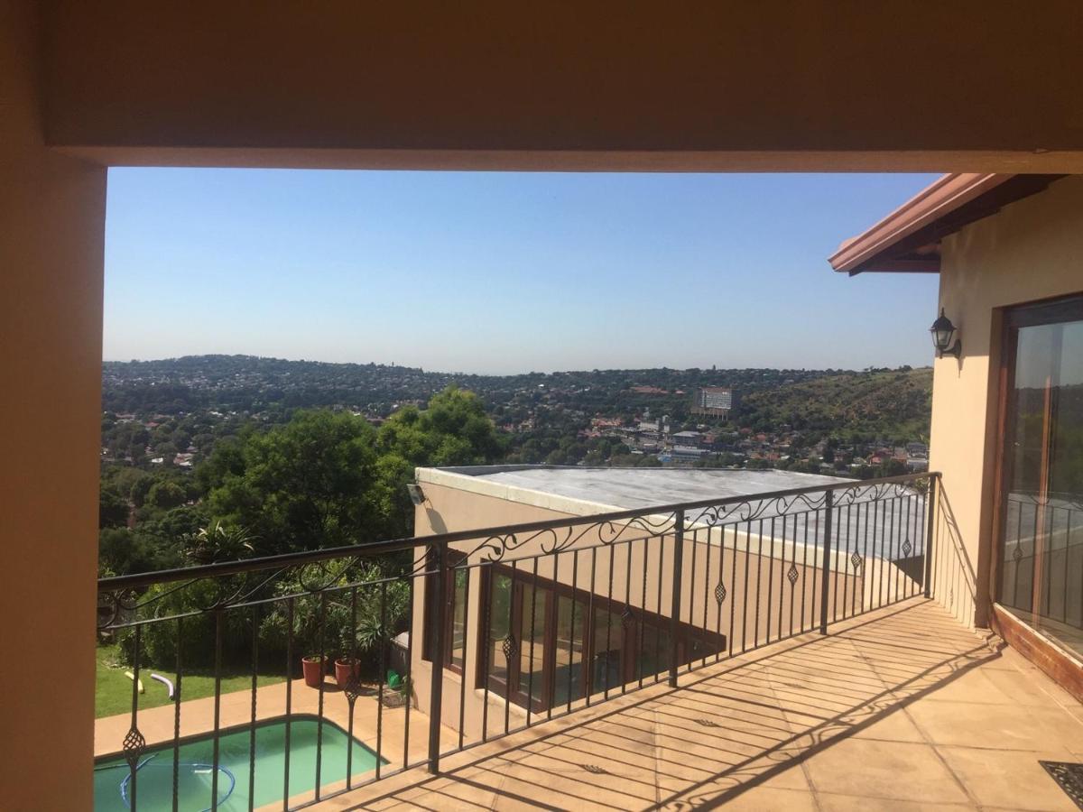 Views For Africa Villa Johannesburg Buitenkant foto