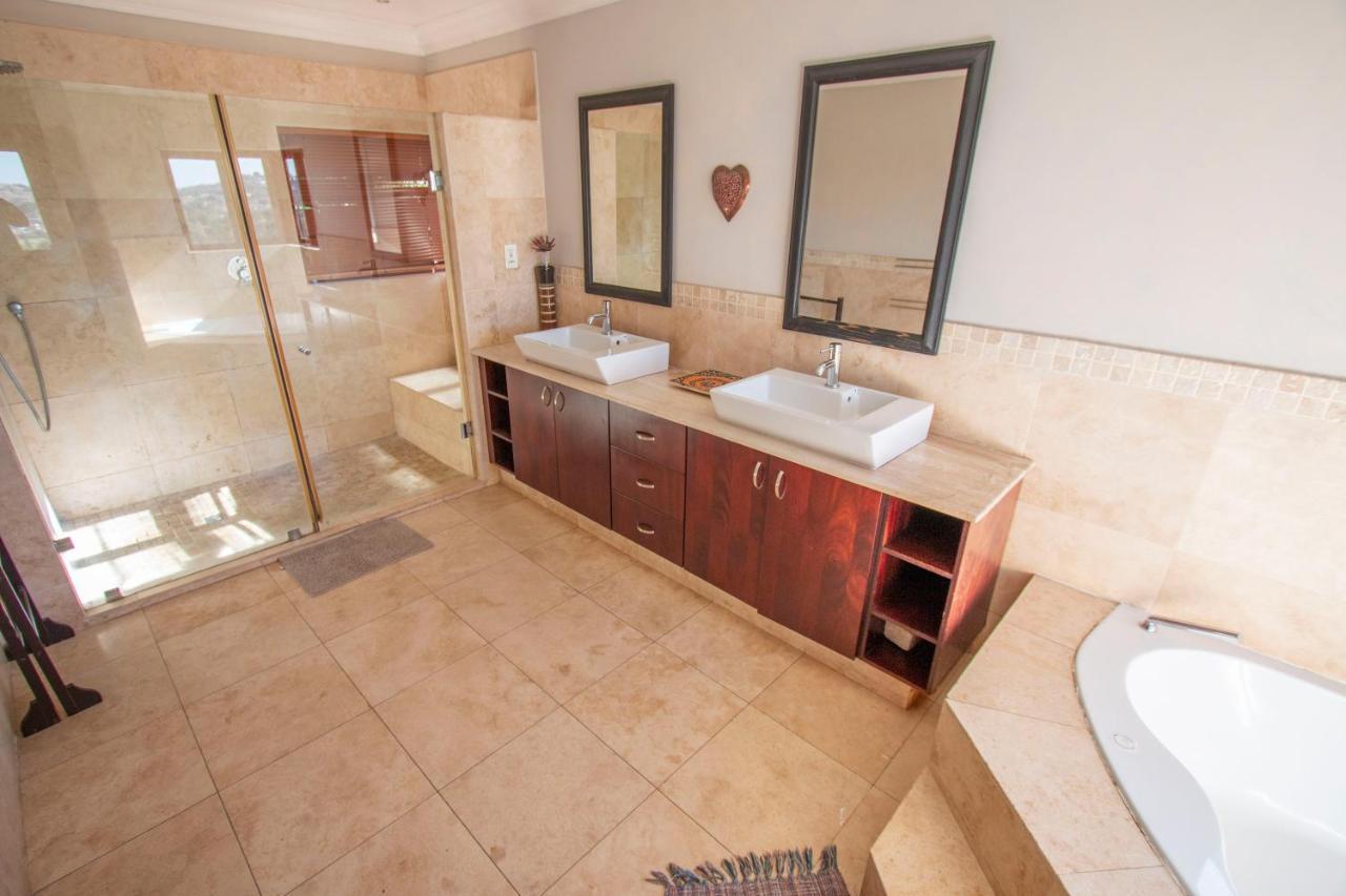 Views For Africa Villa Johannesburg Buitenkant foto