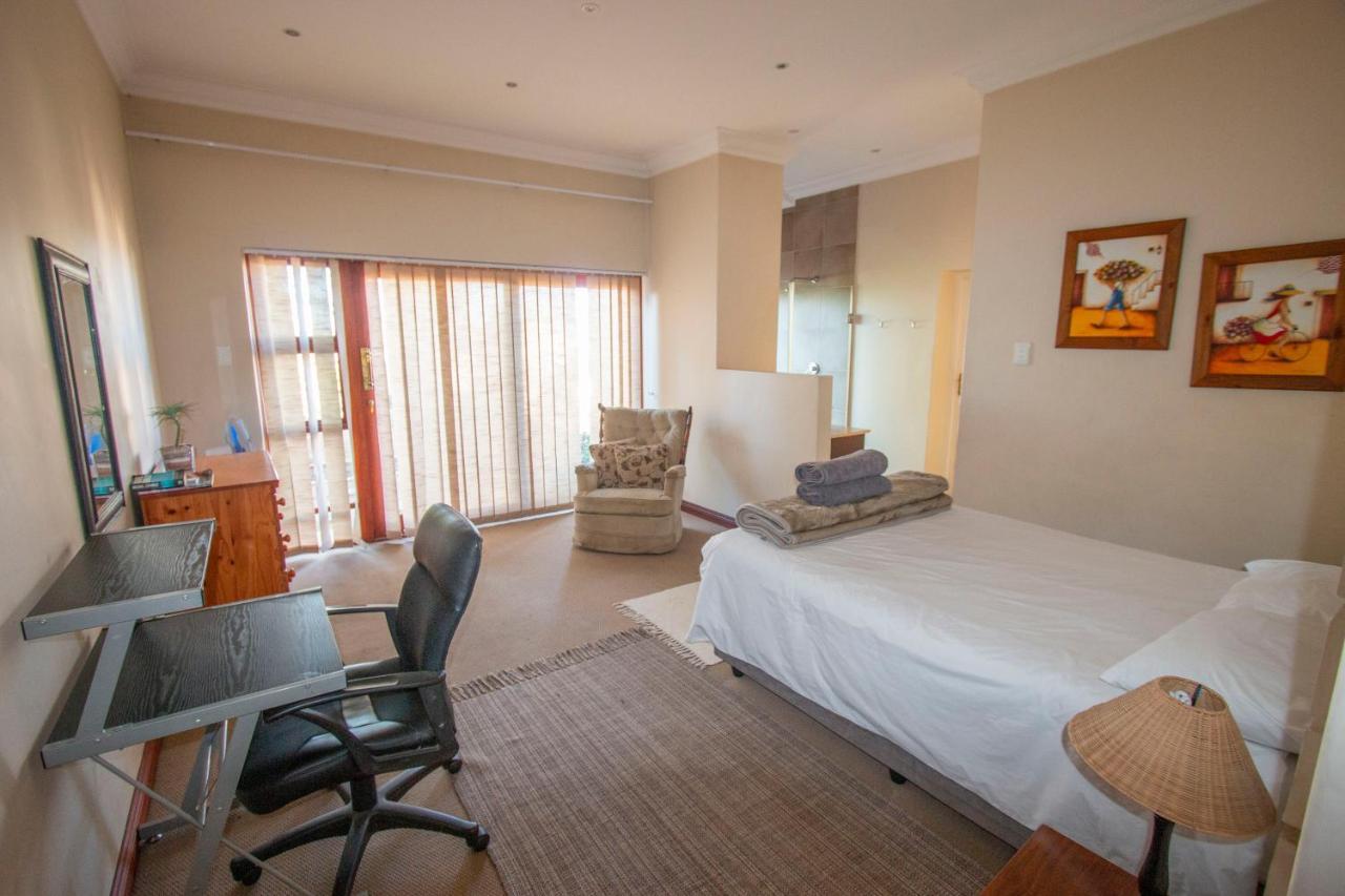 Views For Africa Villa Johannesburg Buitenkant foto