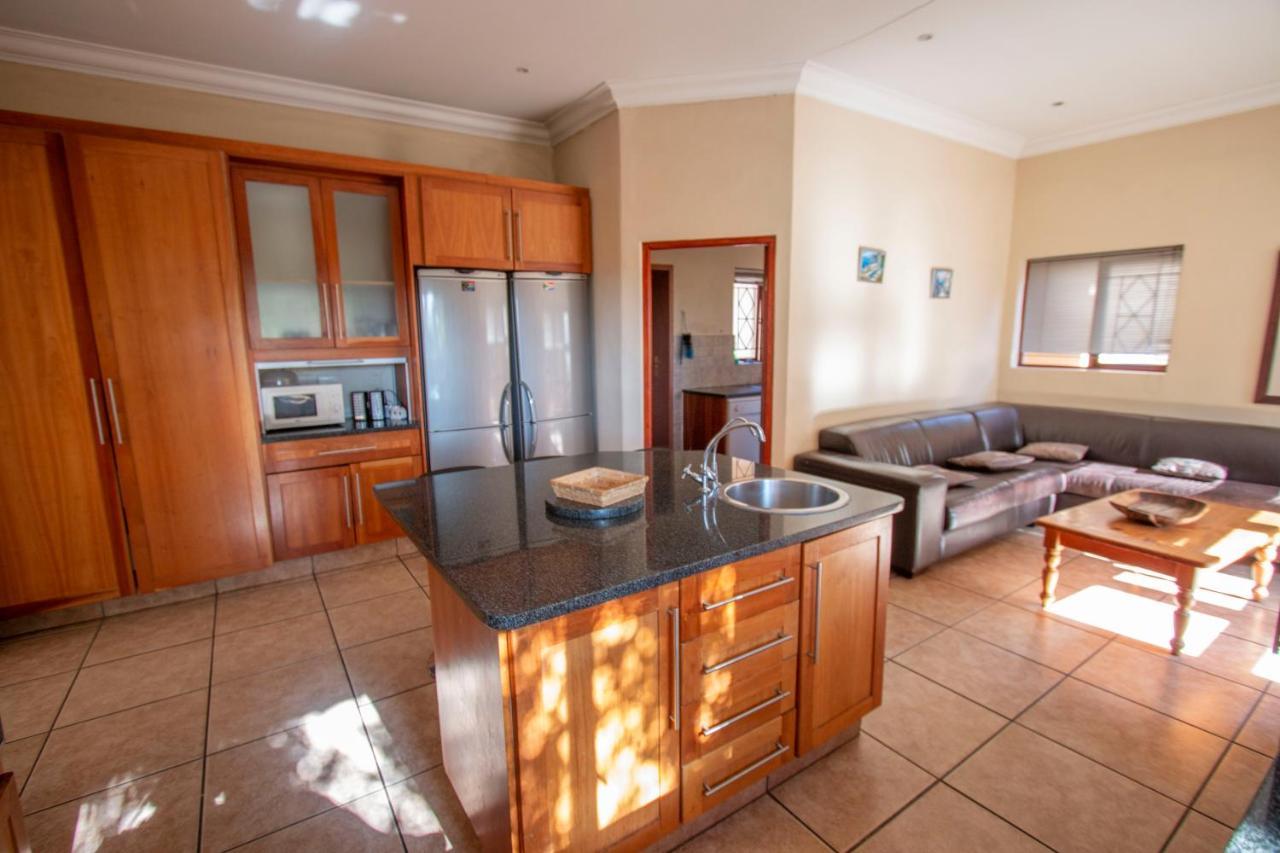 Views For Africa Villa Johannesburg Buitenkant foto