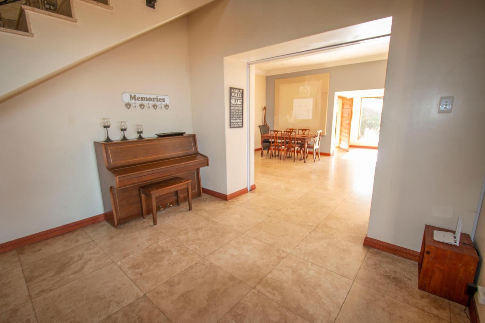 Views For Africa Villa Johannesburg Buitenkant foto
